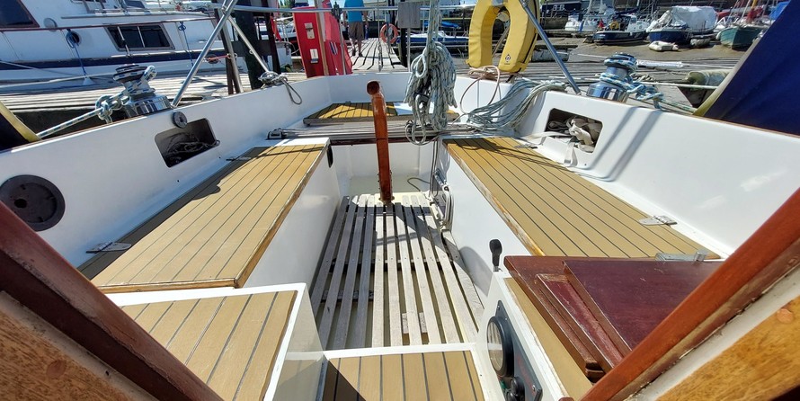 Custom Deb 33 (available)