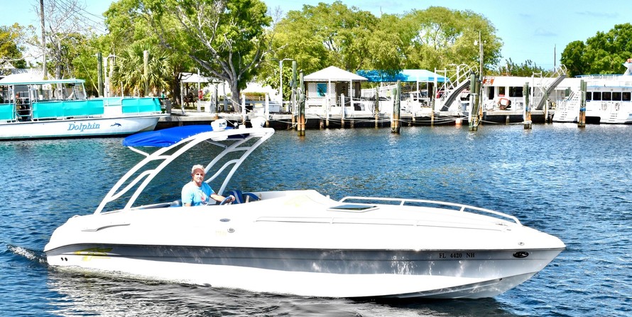 Glasstream 273 Sports Cuddy Cabin