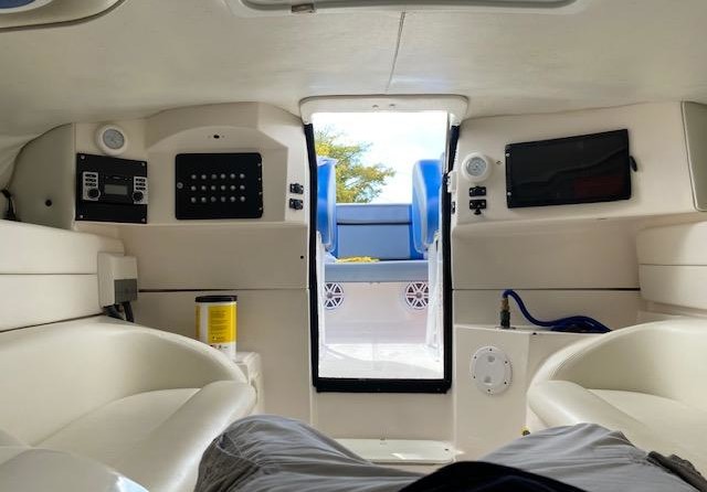 Glasstream 273 Sports Cuddy Cabin