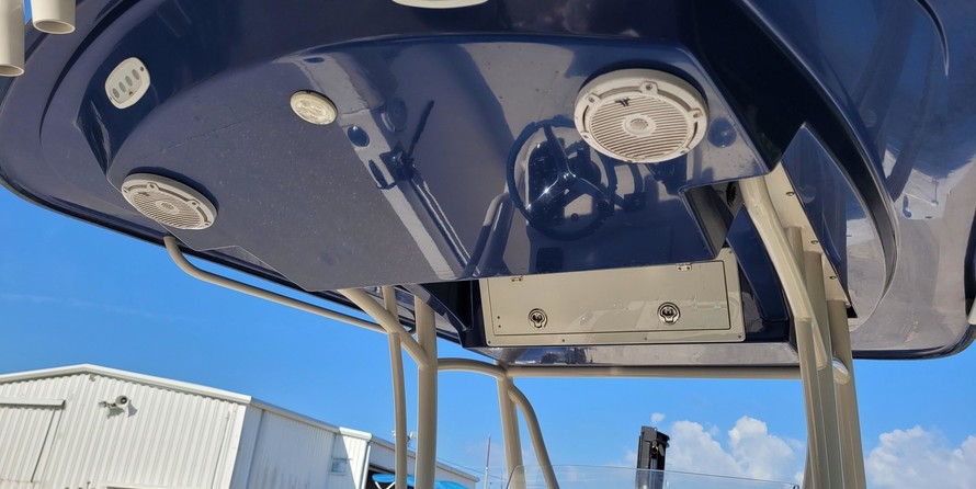 Cobia 217 center console