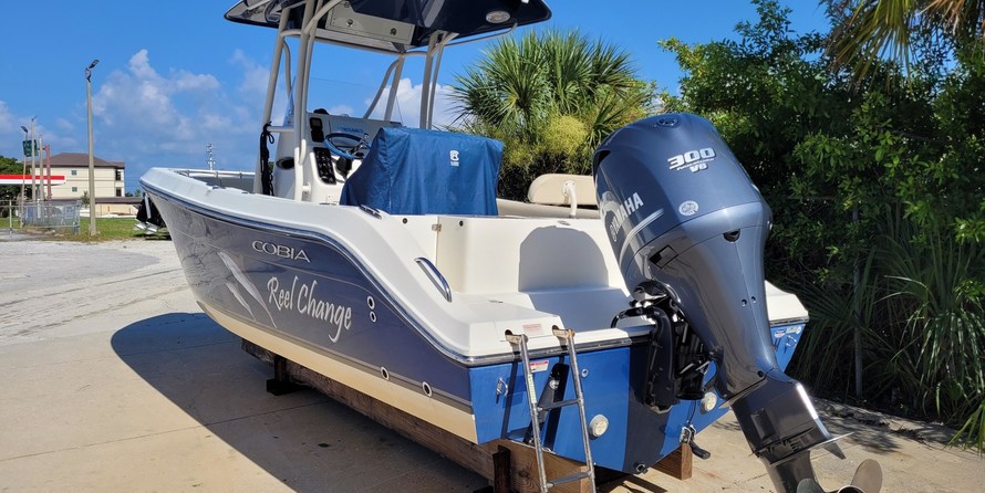 Cobia 217 center console