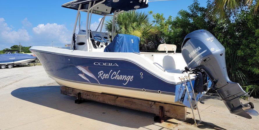 Cobia 217 center console