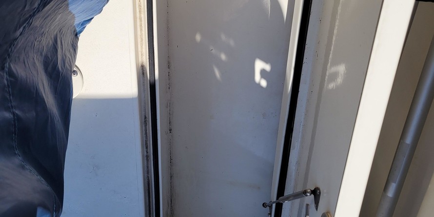 Cobia 217 center console