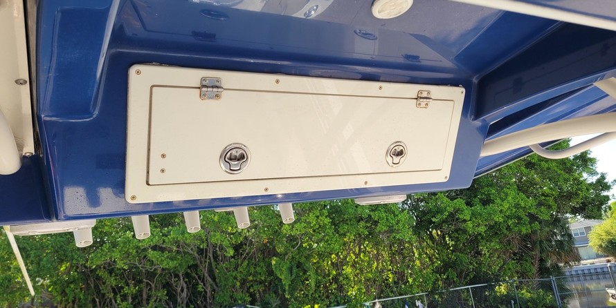 Cobia 217 center console