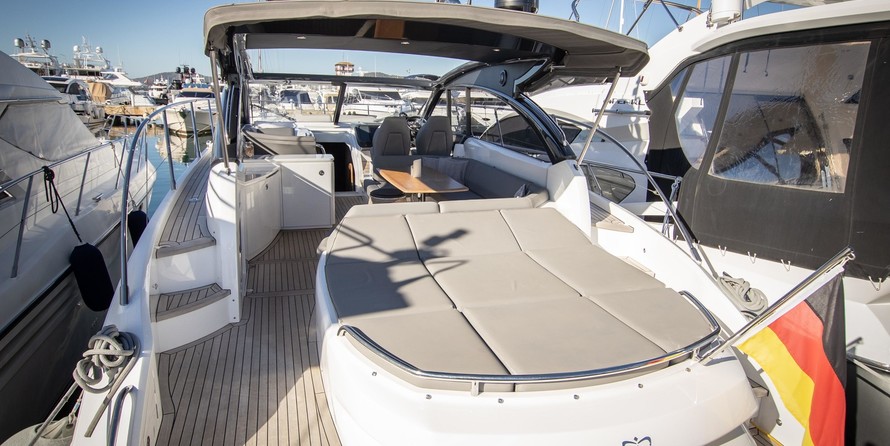 Princess V48 OPEN