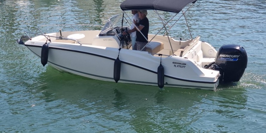 Quicksilver Activ 605 Open