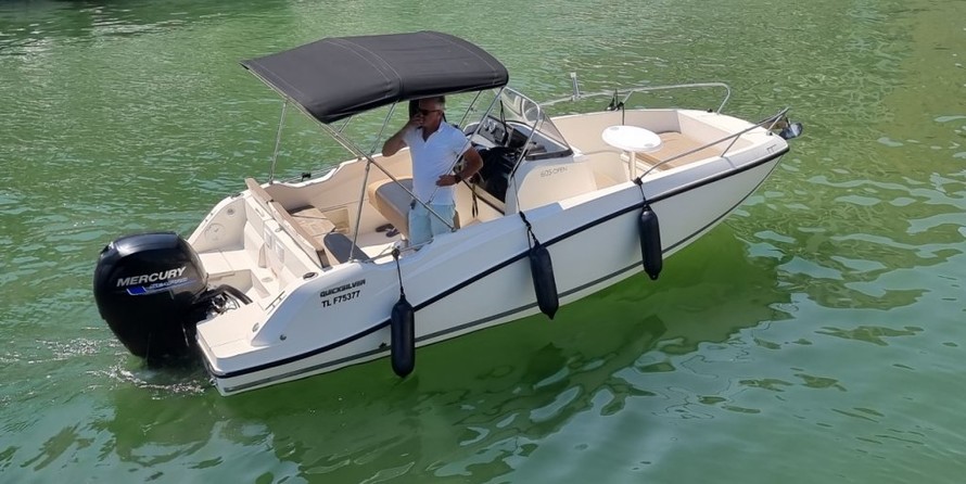 Quicksilver Activ 605 Open