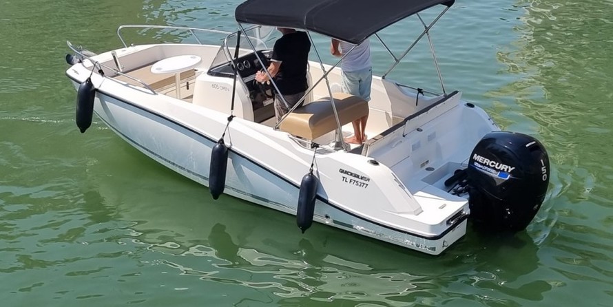 Quicksilver Activ 605 Open