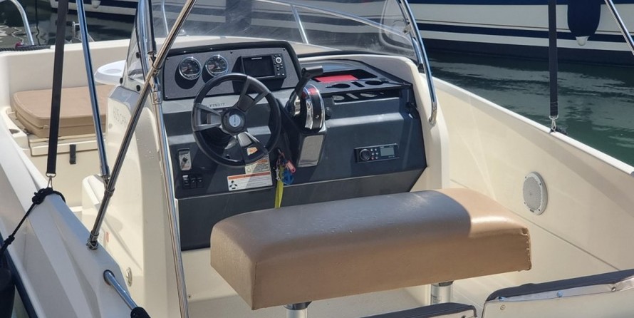 Quicksilver Activ 605 Open