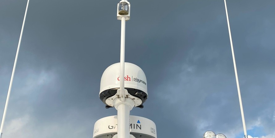 Riviera 4400 Sport Yacht