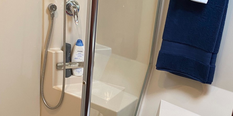 Riviera 4400 Sport Yacht