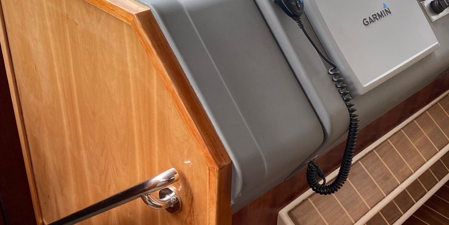 Riviera 4400 Sport Yacht