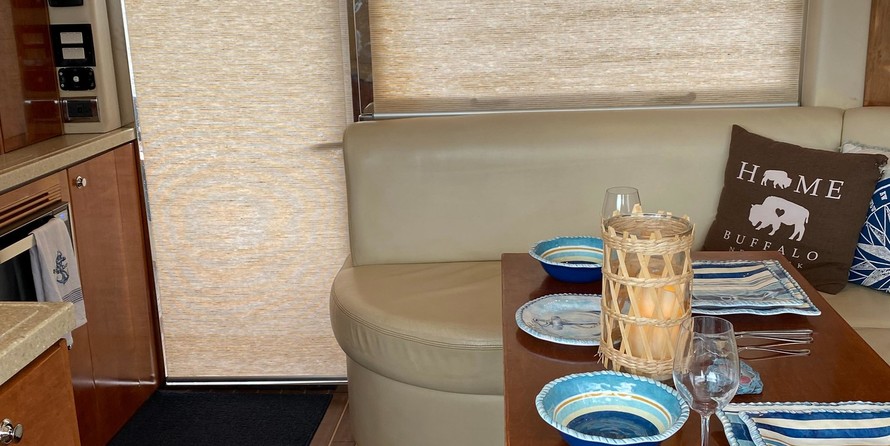 Riviera 4400 Sport Yacht