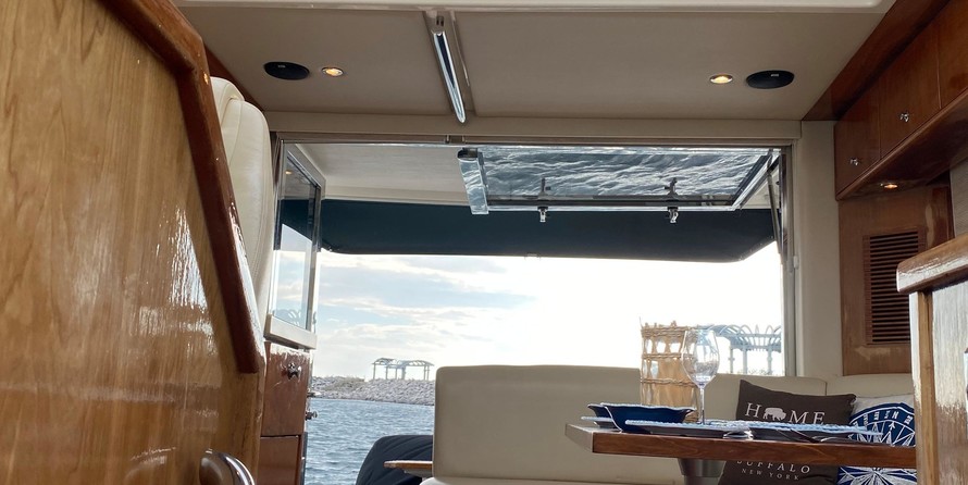 Riviera 4400 Sport Yacht