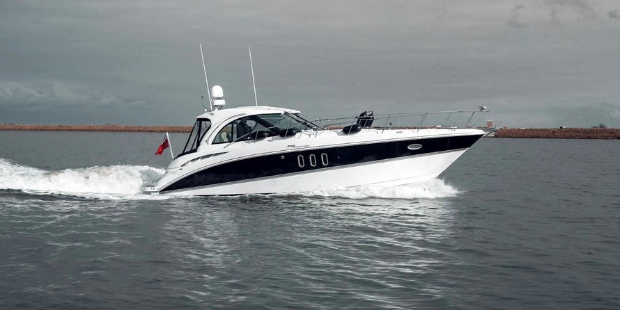 Cruisers Yachts 390 Sports Coupe