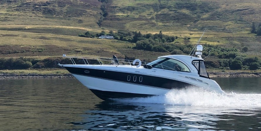 Cruisers Yachts 390 Sports Coupe