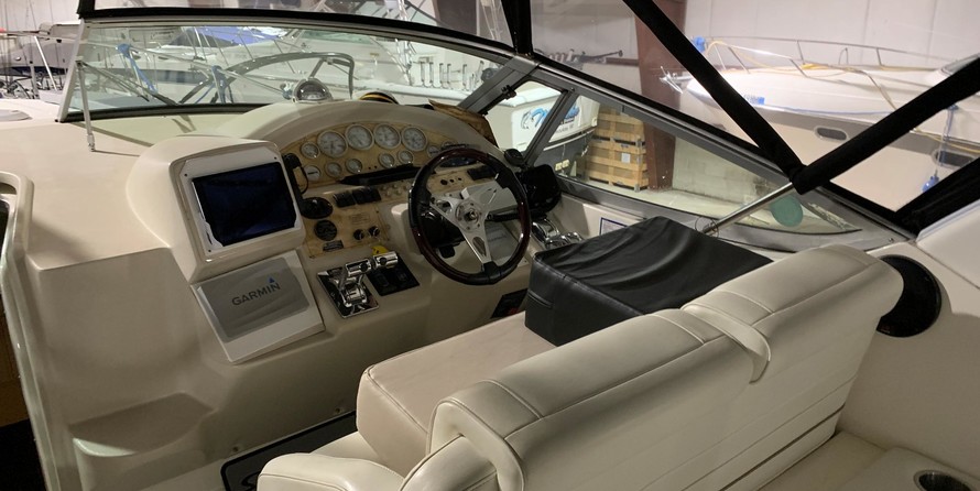 Cruisers yachts 3375 express