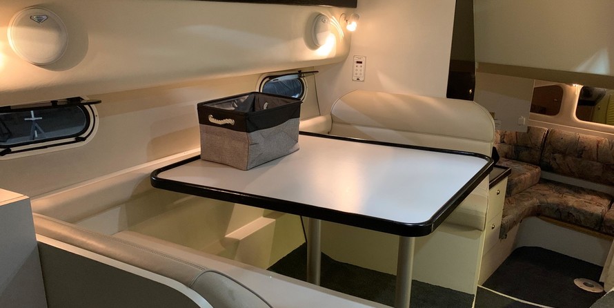 Cruisers yachts 3375 express