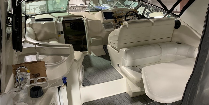 Cruisers yachts 3375 express