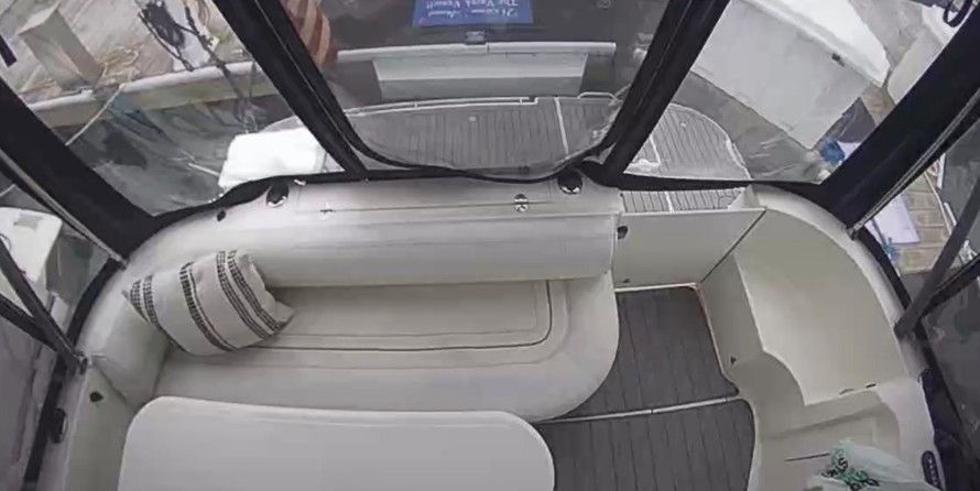 Cruisers yachts 3375 express