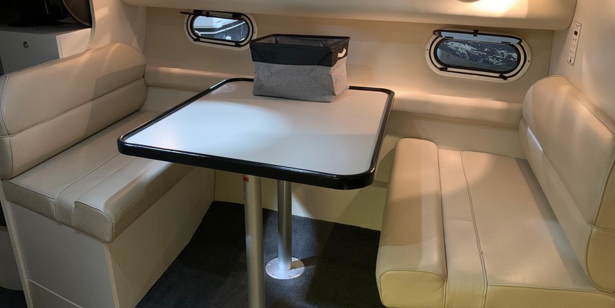 Cruisers yachts 3375 express