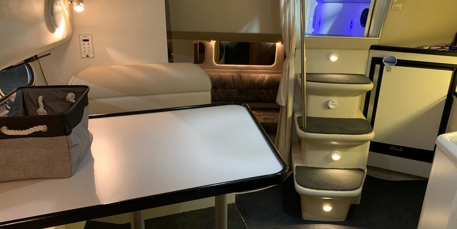 Cruisers yachts 3375 express