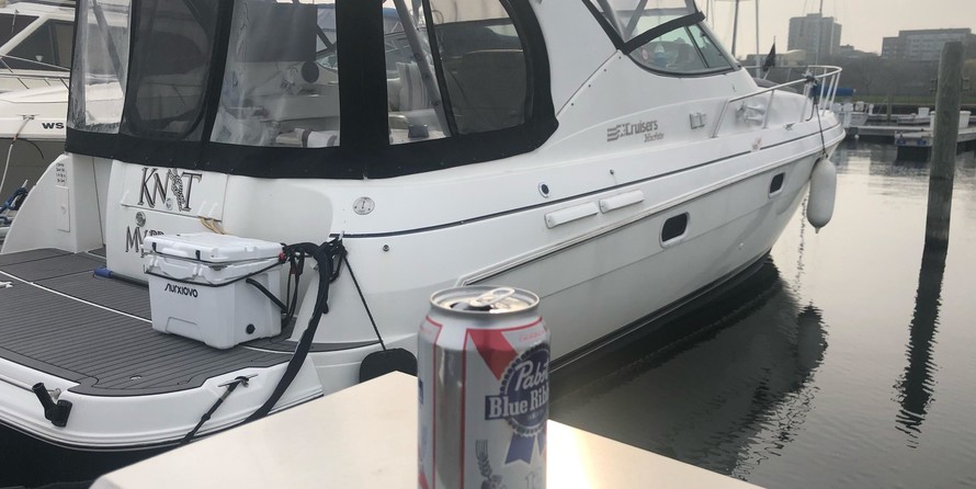 Cruisers yachts 3375 express