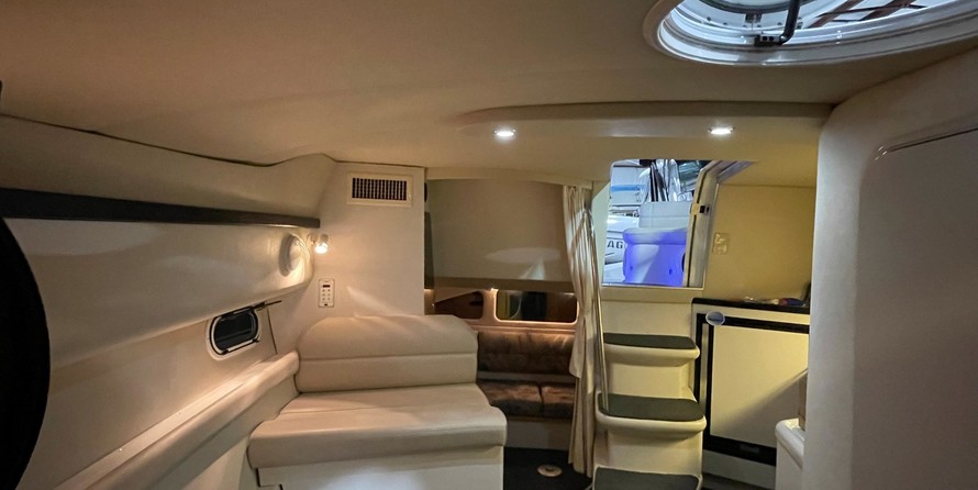 Cruisers yachts 3375 express