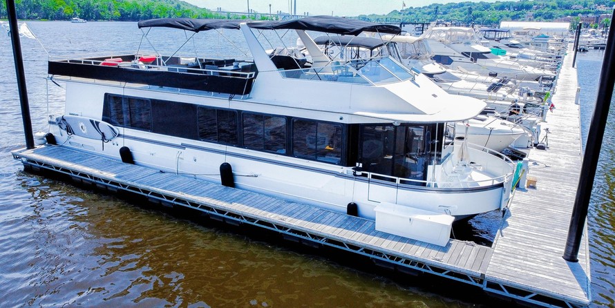 Outer Reef 580 Motoryacht