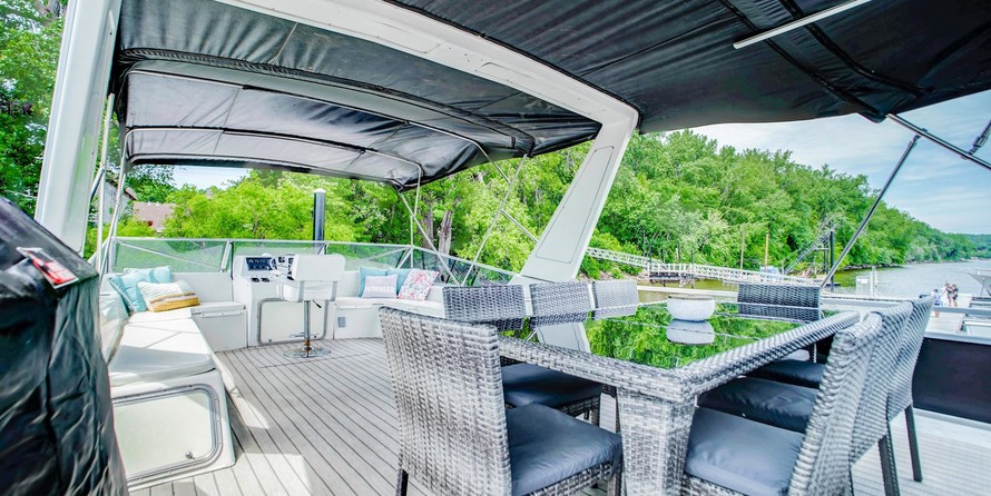 Outer Reef 580 Motoryacht