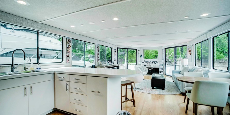 Outer Reef 580 Motoryacht