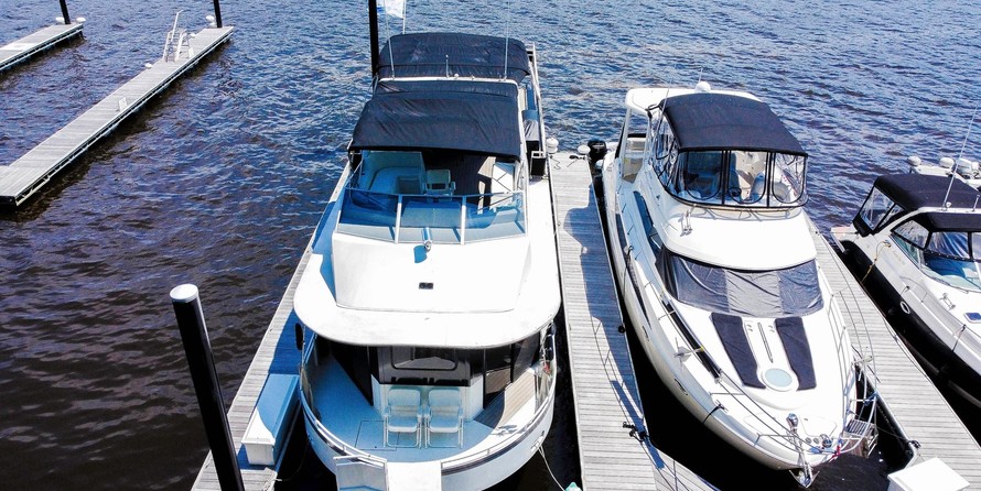 Outer Reef 580 Motoryacht