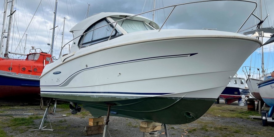 Beneteau Antares 8