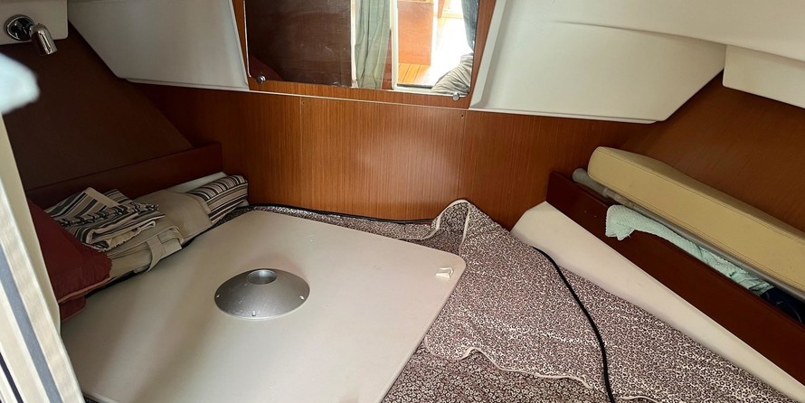 Beneteau Antares 8