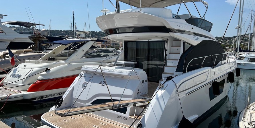 Azimut 53 Fly