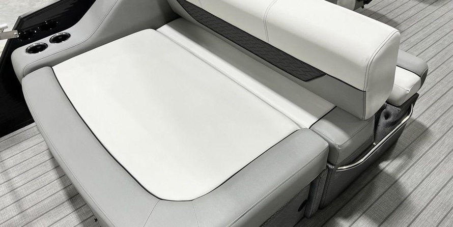 Hinckley Center Console 29