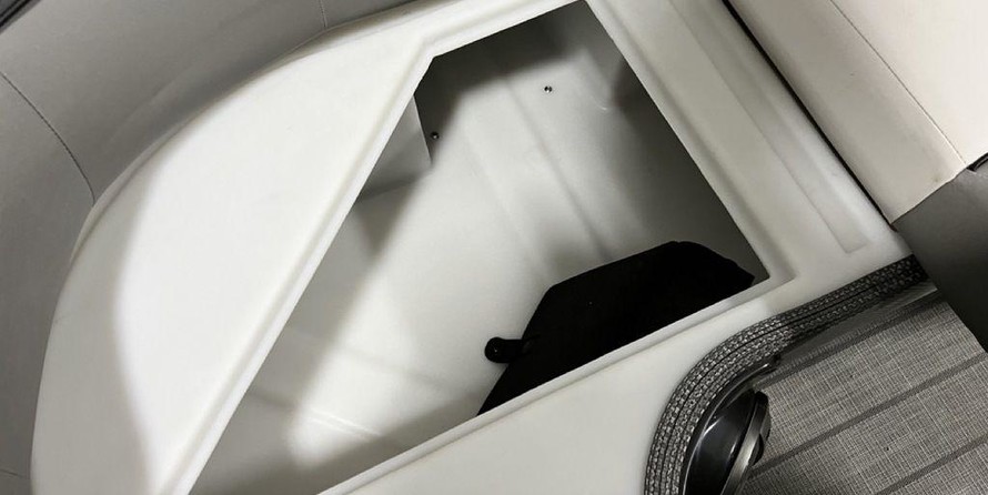 Hinckley Center Console 29