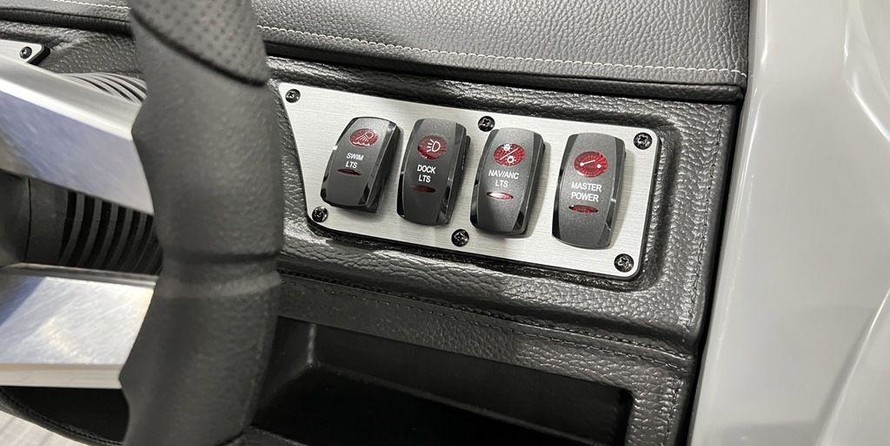 Hinckley Center Console 29