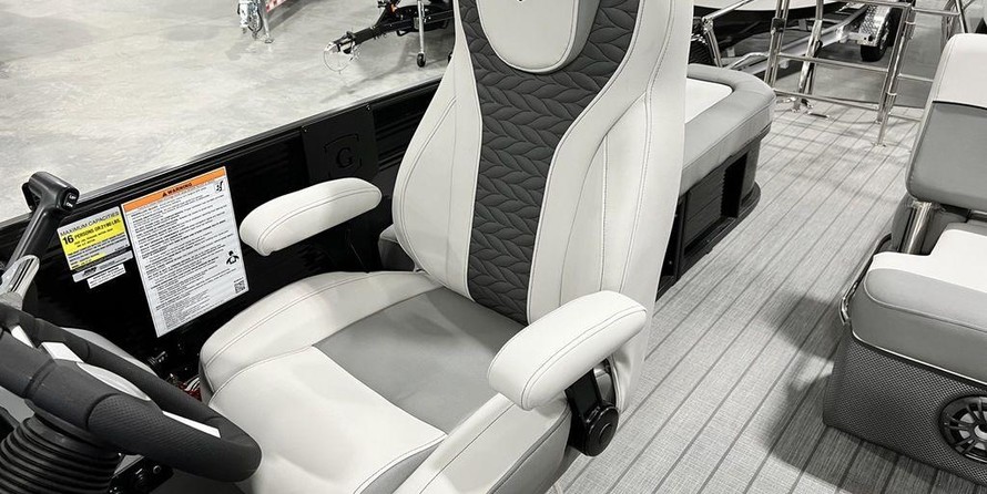 Hinckley Center Console 29