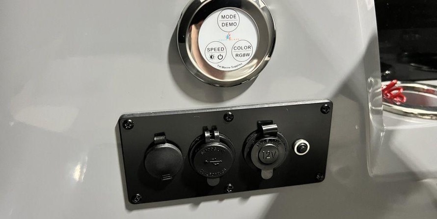 Hinckley Center Console 29