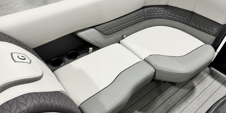 Hinckley Center Console 29