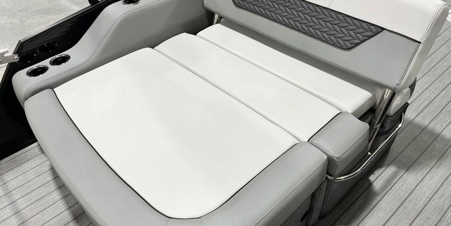 Hinckley Center Console 29