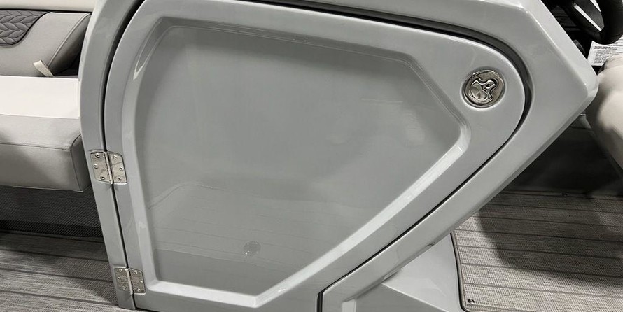 Hinckley Center Console 29