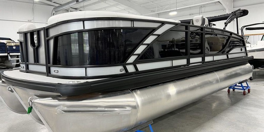 Hinckley Center Console 29