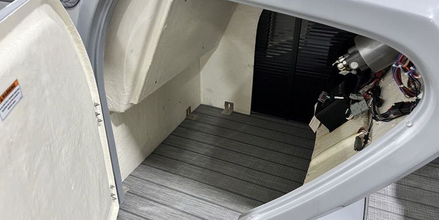 Hinckley Center Console 29