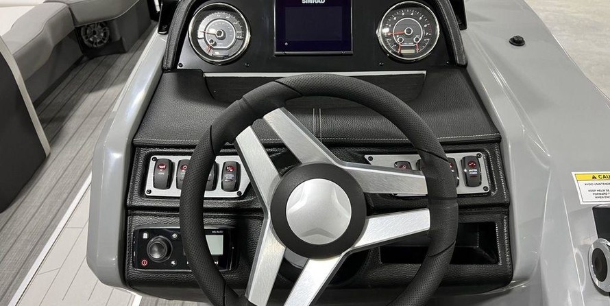 Hinckley Center Console 29