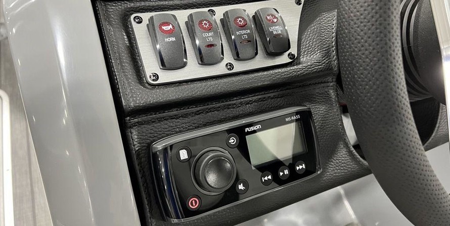 Hinckley Center Console 29