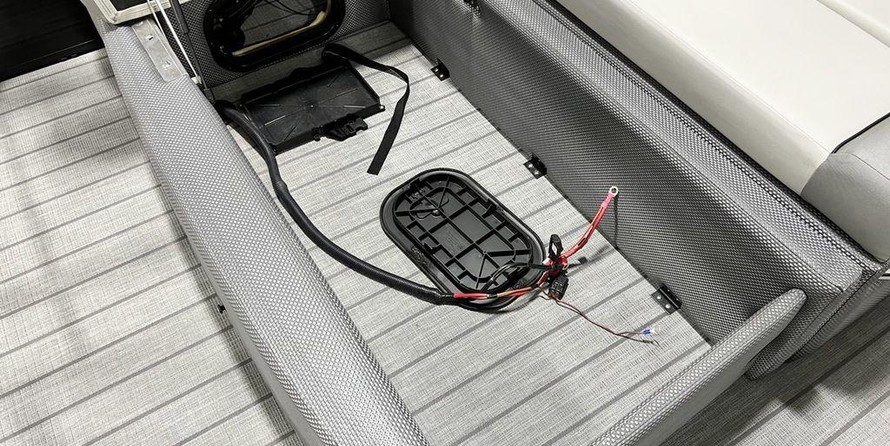 Hinckley Center Console 29