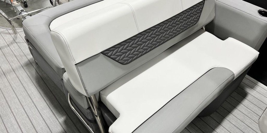 Hinckley Center Console 29