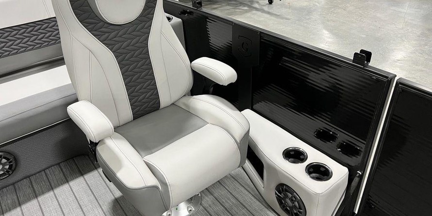 Hinckley Center Console 29